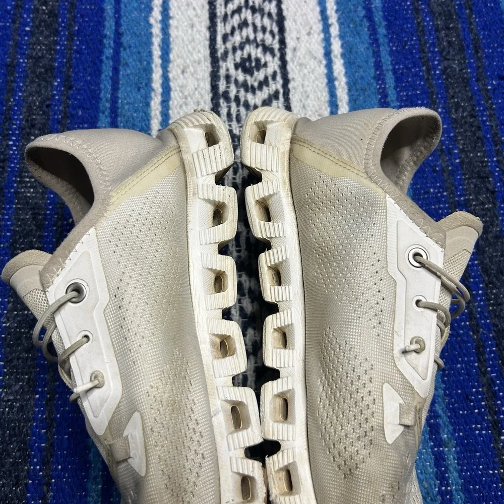 On Cloud 5 Coast Men Size US 8.5 White Running Athletic Sneakers